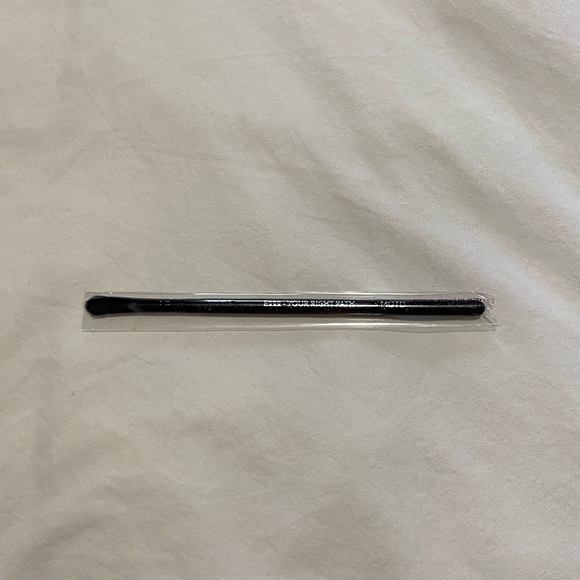 MOTD E222 - Your Right Path Pigment Makeup Brush - NEW - Picture 2 of 5